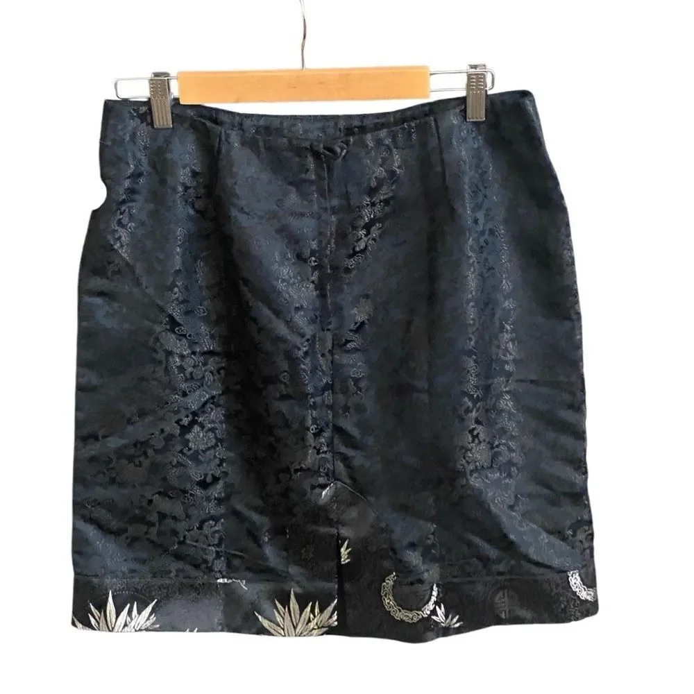 JADE East West Black/Silver Textured Mini Skirt. Size Large.